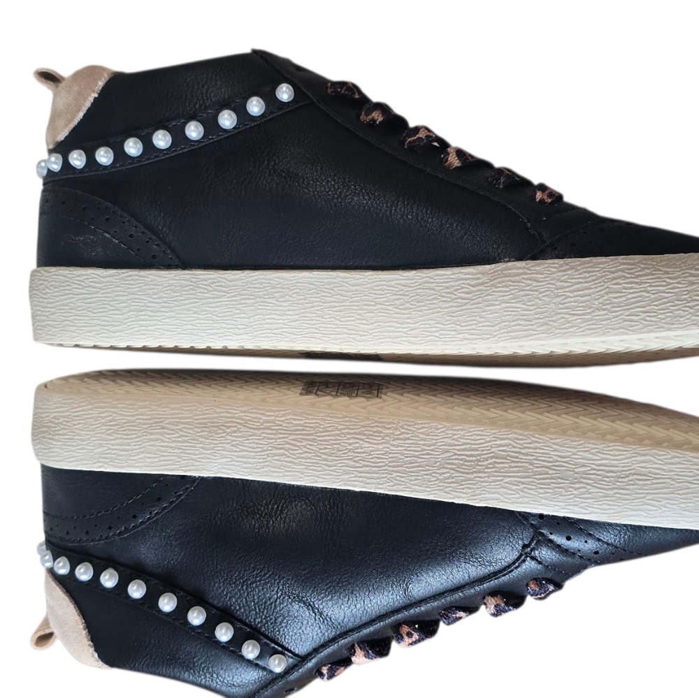 NWOB Mi.Mi Daisy Black Gold Star Sneakers Size 6 - Picture 4 of 9